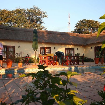 Mandebele Lodge Victoria Falls Exterior foto